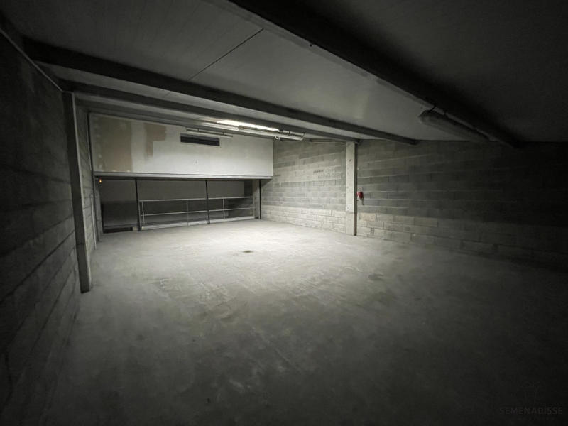 Entrepôt - 200 m²