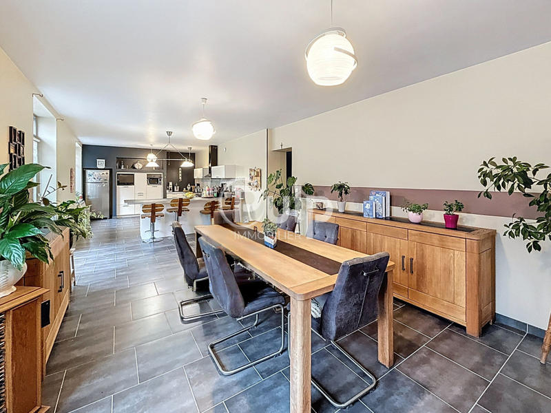 Maison - 227 m² - 9 pièces