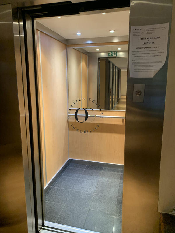 Parking / Garage - 11 m²