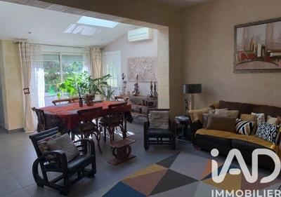 Maison de ville - 220 m² - 8 pièces