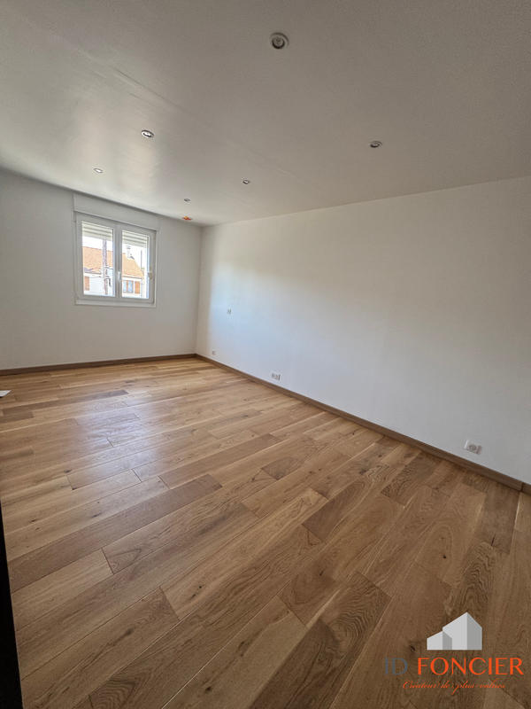Maison - 180 m² - 6 pièces