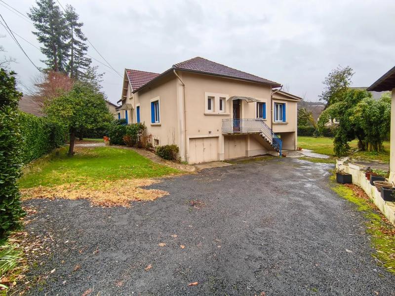 Maison - 237 m² - 10 pièces