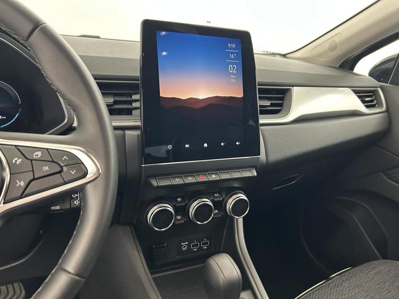 Renault Captur E-Tech full hybrid 145 Techno fast track