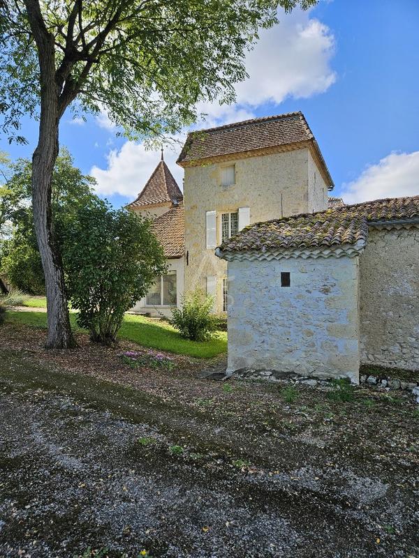 Demeure - 400 m² - 14 pièces