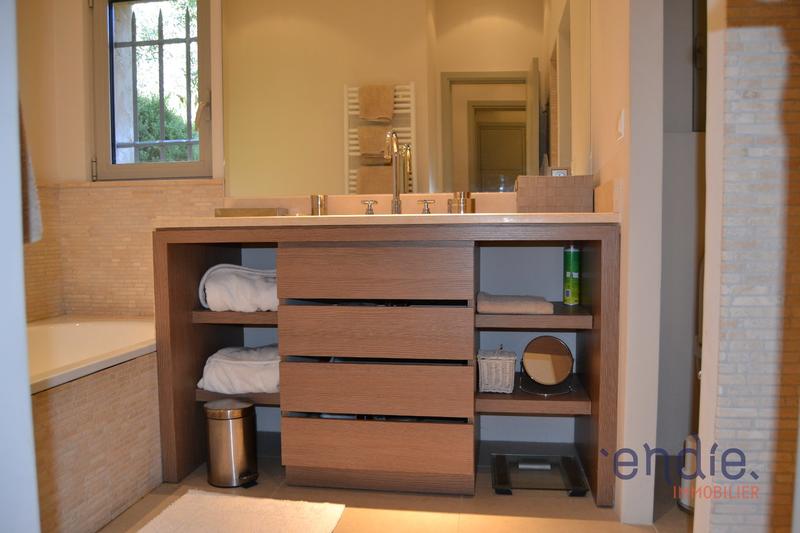 Maison - 320 m² - 6 pièces