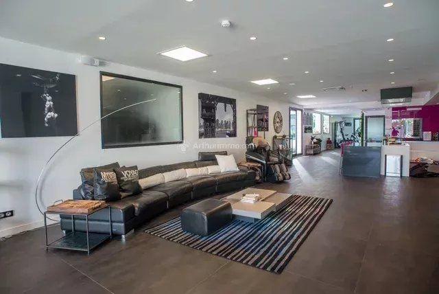 Appartement - 394 m² - 10 pièces