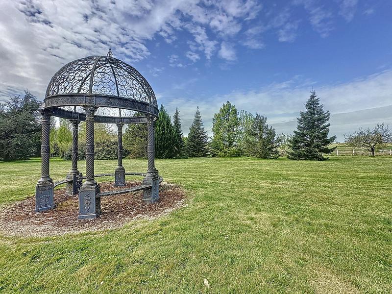 Propriété - 481 m² - 12 pièces