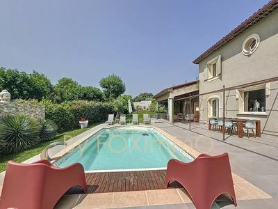 Maison - 230 m² - 6 pièces