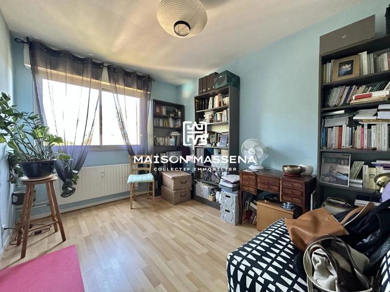 Appartement - 97 m² - 5 pièces