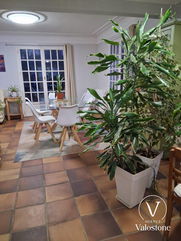 Maison - 205 m² - 5 pièces