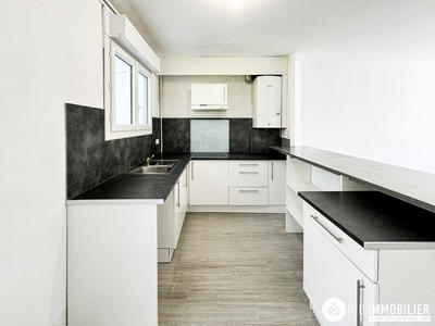 Maison - 94 m² - 5 pièces