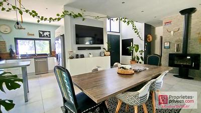 Maison - 210 m² - 6 pièces