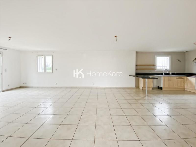 Maison - 1 200 m² - 4 pièces