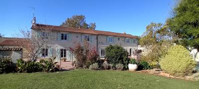 Maison - 210 m² - 7 pièces