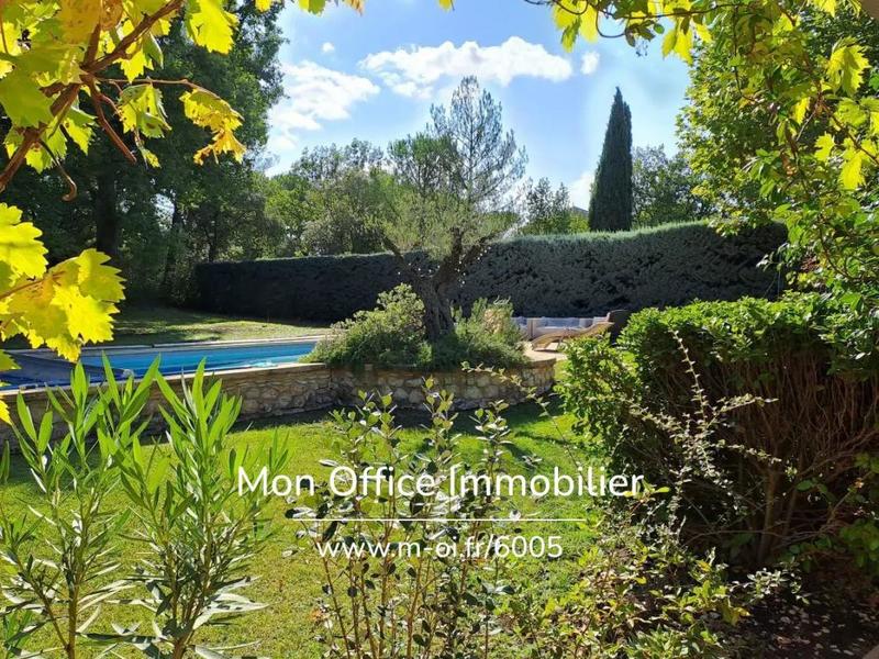 Maison - 275 m² - 10 pièces