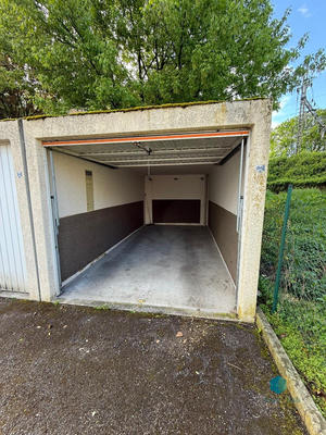 Parking / Garage - 12 m²