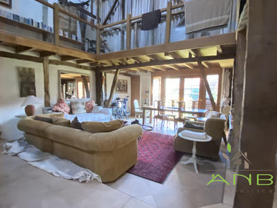 Maison - 180 m² - 6 pièces