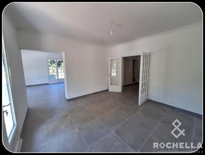 Maison - 220 m² - 8 pièces