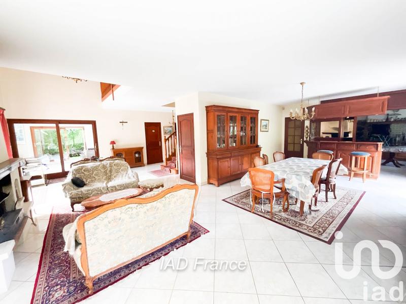 Maison - 232 m² - 9 pièces