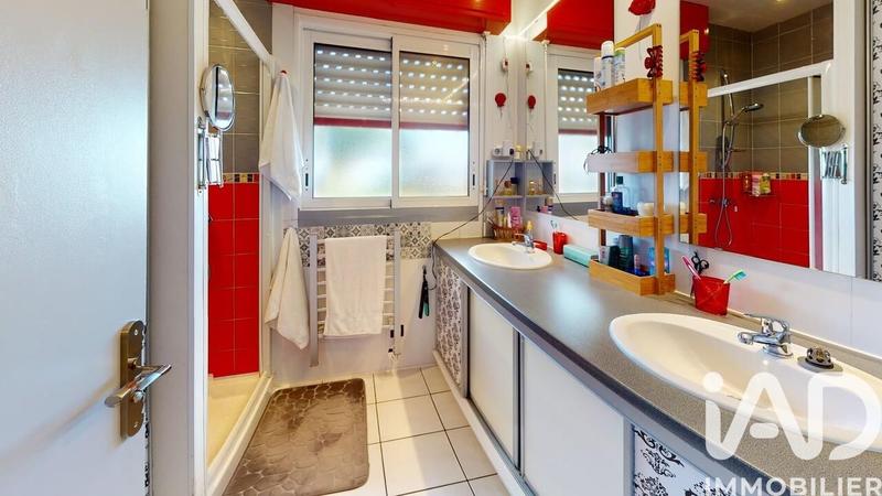 Maison - 183 m² - 11 pièces