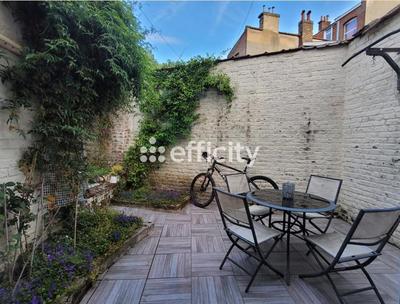 Immeuble - 208 m² - 9 pièces