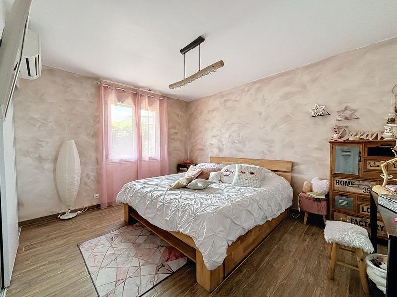 Maison - 181 m² - 8 pièces