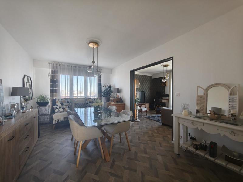 Appartement - 77 m² - 3 pièces