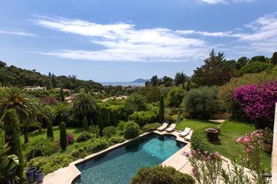 Propriété - 430 m² - 7 pièces