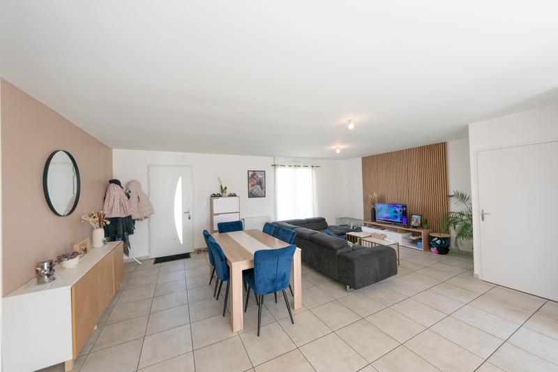 Maison - 90 m² - 5 pièces