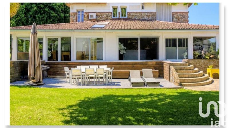 Maison de maîtres - 321 m² - 12 pièces