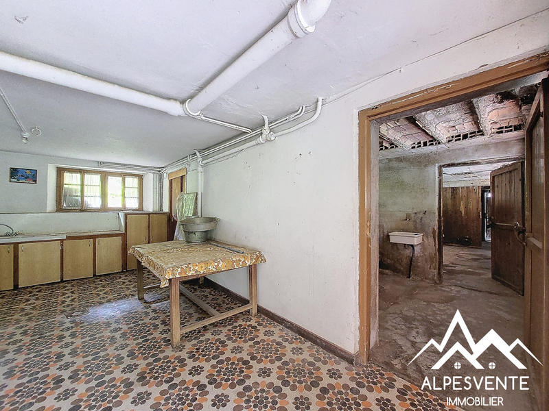 Maison - 330 m² - 14 pièces