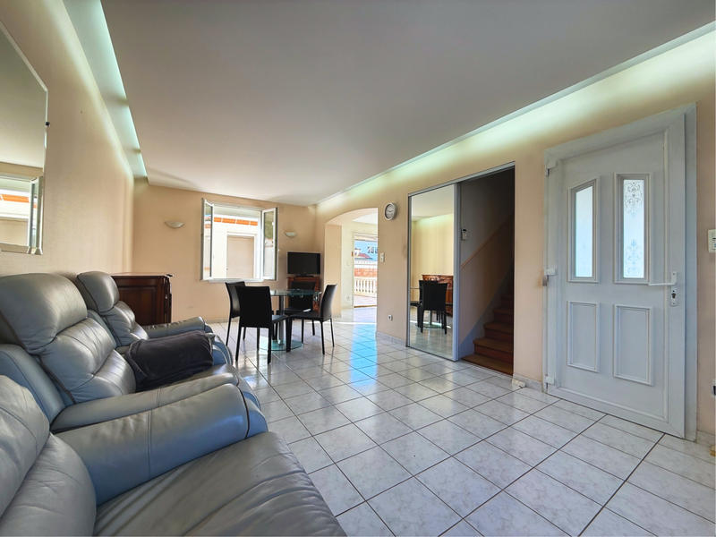 Maison - 95 m² - 5 pièces