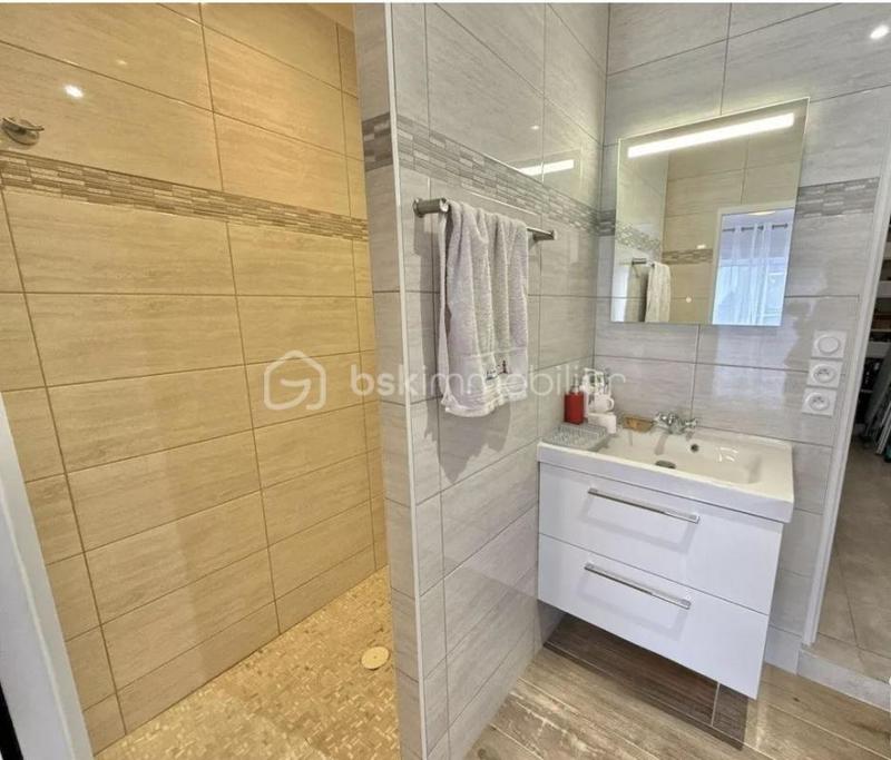 Demeure - 106 m² - 5 pièces