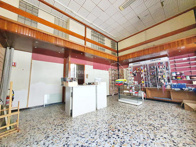 Local commercial - 91 m² - 3 pièces