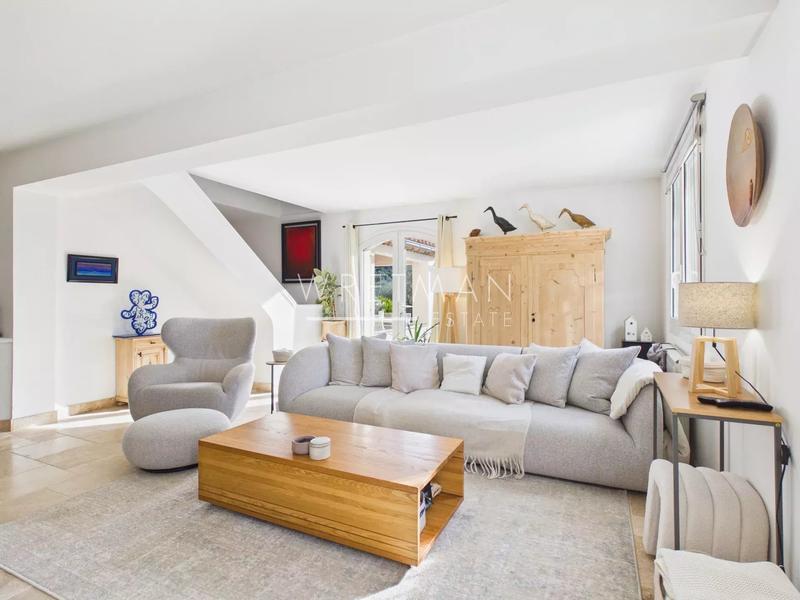 Villa - 240 m² - 7 pièces