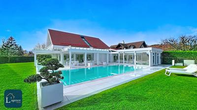 Maison contemporaine - 257 m² - 7 pièces