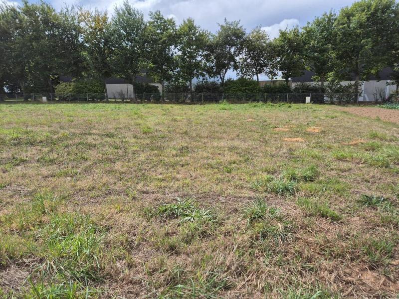 Terrain constructible - 899 m²