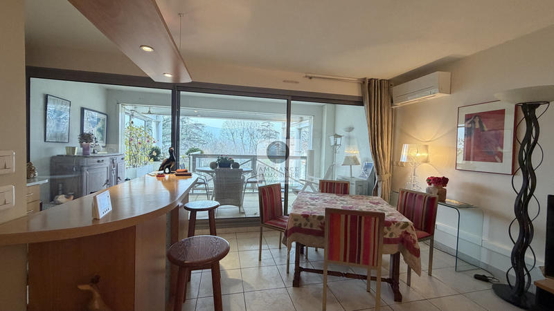 Appartement - 75 m² - 3 pièces