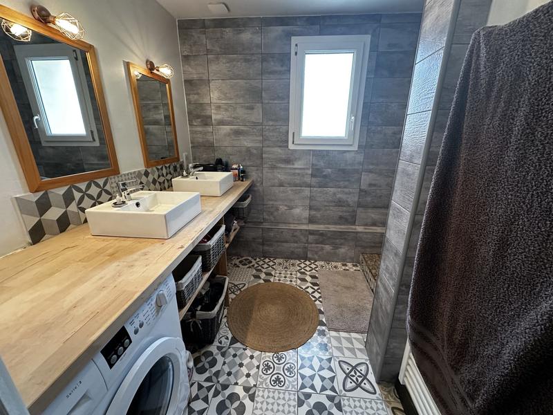 Maison traditionnelle - 88 m² - 7 pièces