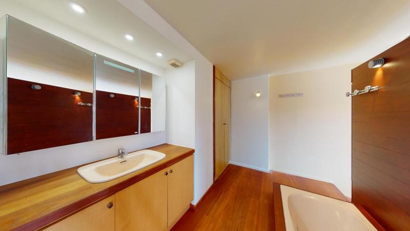 Appartement - 153 m² - 7 pièces