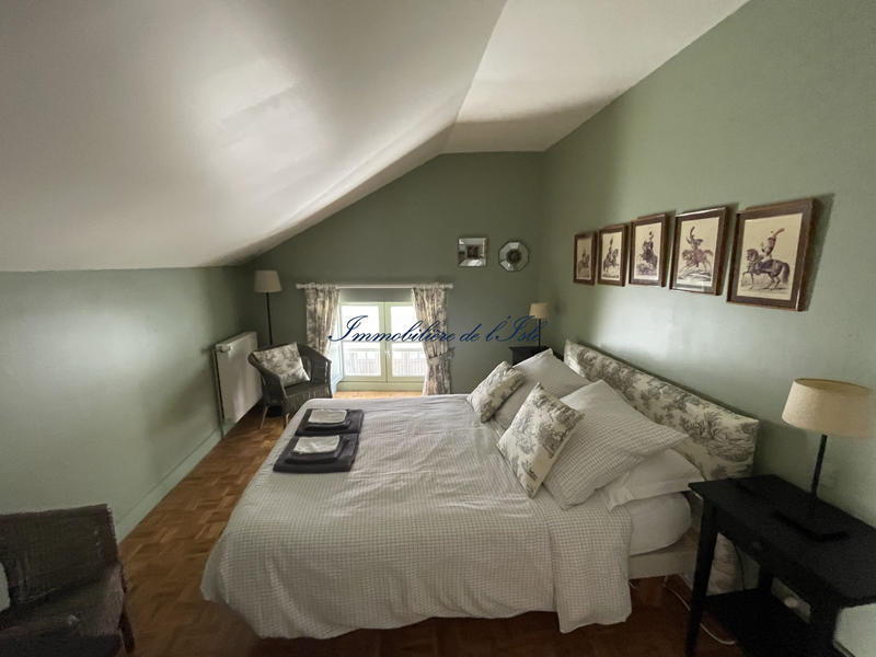 Maison - 253 m² - 13 pièces