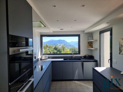 Maison - 184 m² - 6 pièces