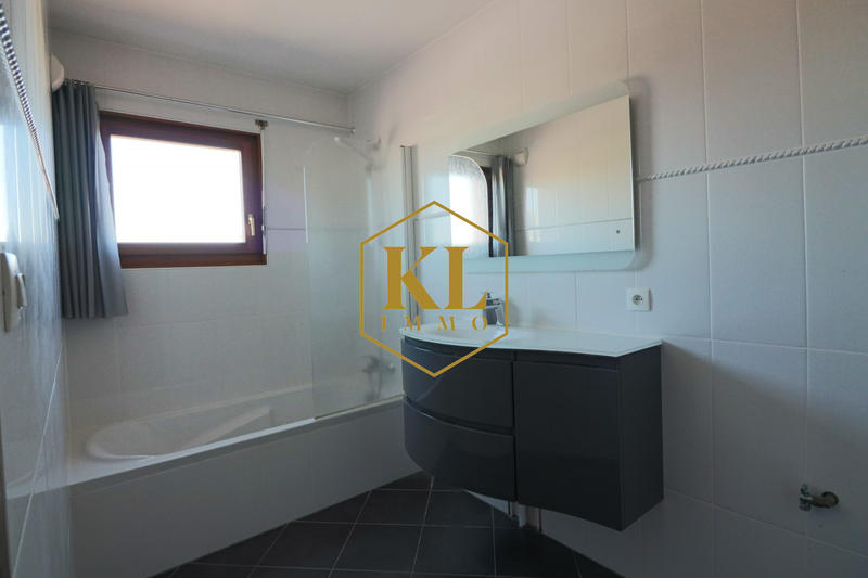 Appartement - 90 m² - 3 pièces