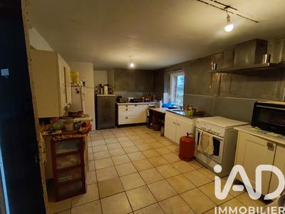 Maison - 332 m² - 9 pièces