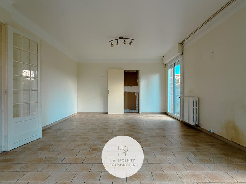 Maison - 390 m² - 8 pièces