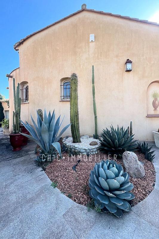 Maison - 208 m² - 6 pièces