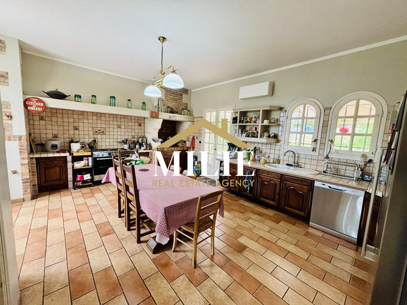 Villa - 350 m² - 10 pièces