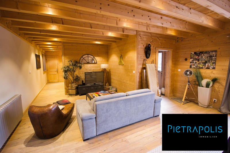 Châlet - 258 m² - 7 pièces