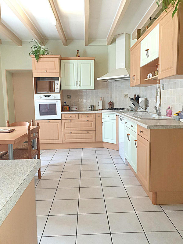 Maison en pierre - 181 m² - 7 pièces