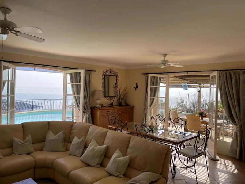 Villa - 168 m² - 6 pièces